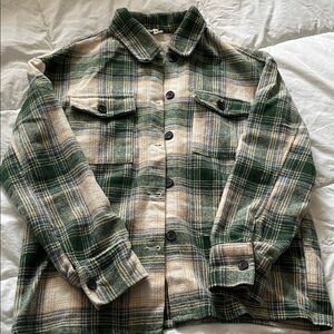 En Crème plaid green beige blue flannel button up women’s top